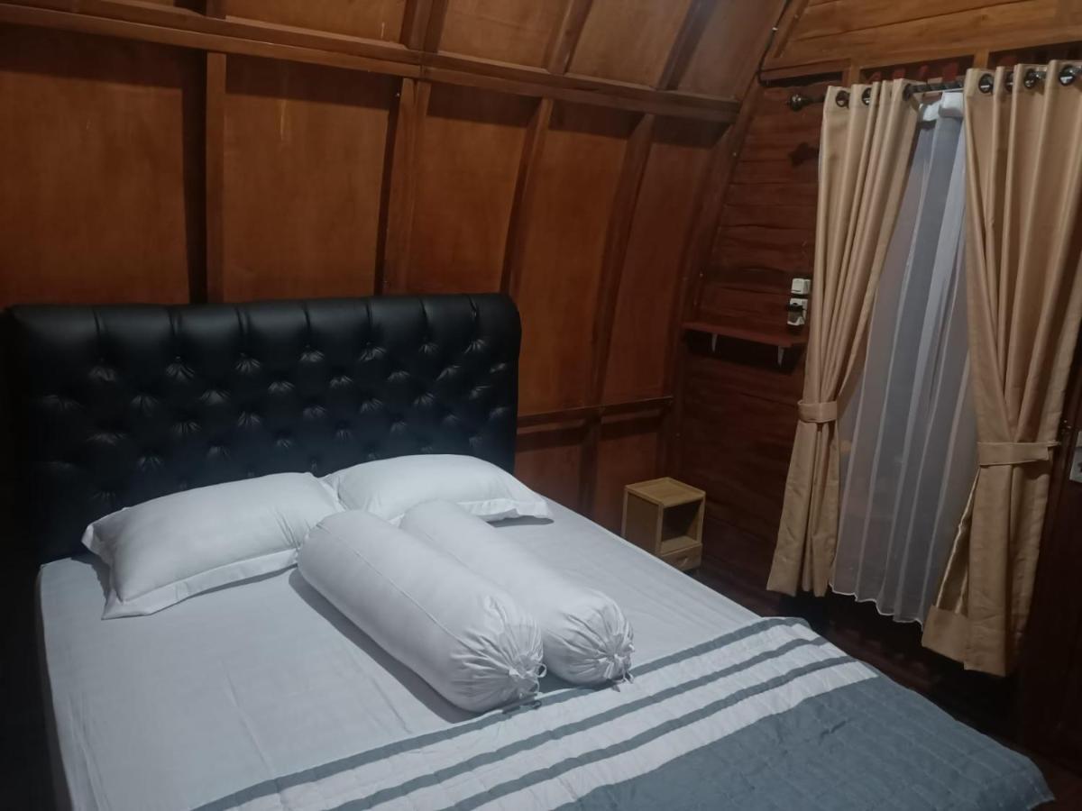 Wooden House Paseban Villa Богор Екстериор снимка