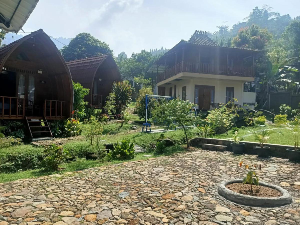 Wooden House Paseban Villa Богор Екстериор снимка