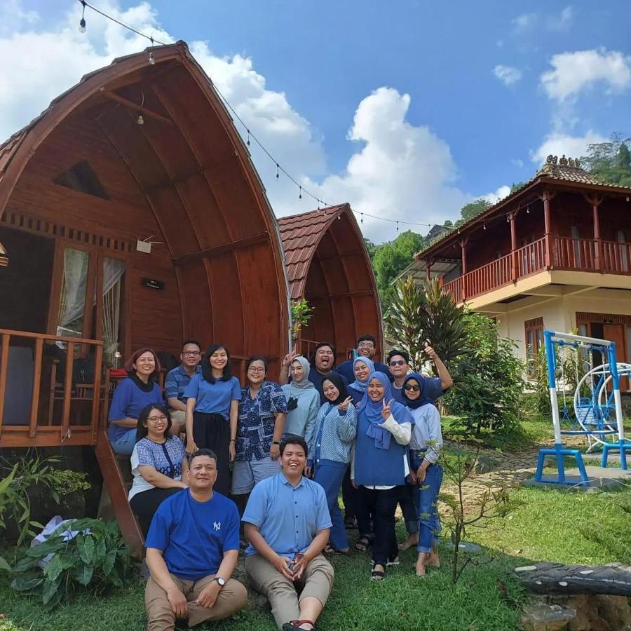 Wooden House Paseban Villa Богор Екстериор снимка